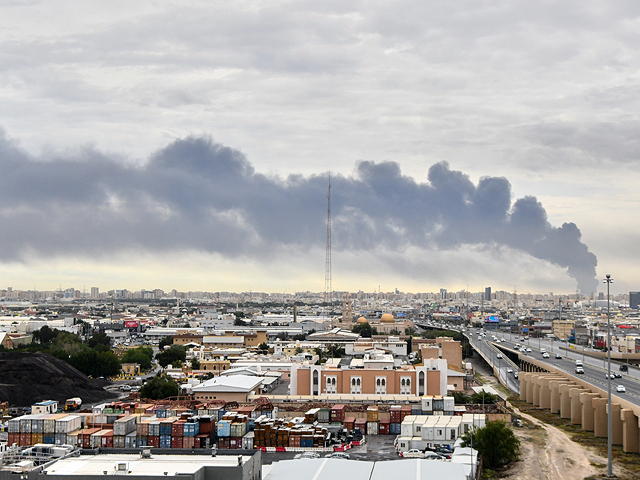Иран продолжил удары по странам Залива после объявления перемирия