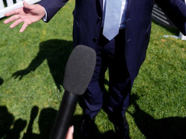 "Шарлатаны, если не хуже": Трамп угрожает преследованием за материалы о деталях соглашения с Ираном