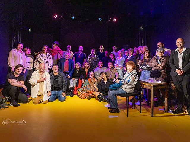 Несмотря на войну: в театре "Маленький" состоялась премьера спектакля "Дядя Ваня"