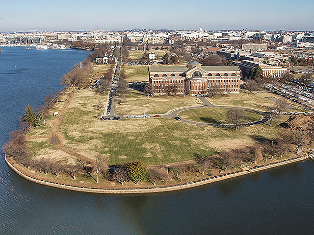 Военная база "Форт Лесли Макнейр"