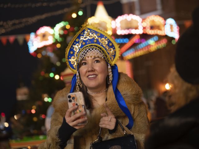 Почетный консул Украины в Доминиканской республике лишилась поста за откровенные фото в кокошнике