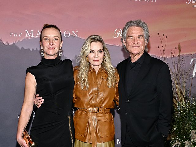 Неделя в кино: разговоры о главном от создателя "Йеллоустоуна" с Мишель Пфайффер