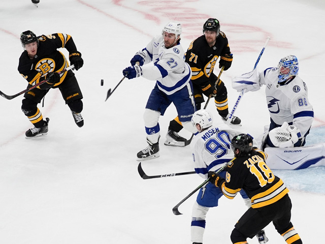 Четыре клуба вышли в плэй-офф НХЛ