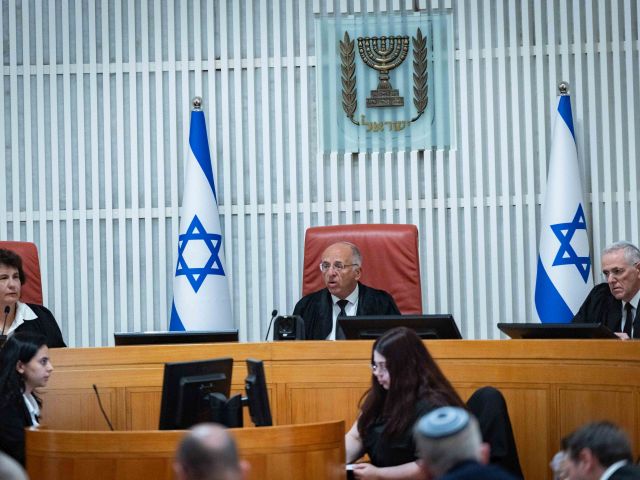 БАГАЦ рассматривает петицию с требованием признать правительство оскорбляющим суд