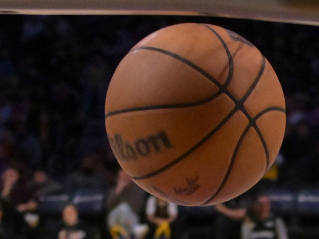 "Апоэль" победил "Маккаби" и вышел в плэй-офф Евролиги