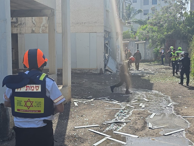 В Нагарии ракетой повреждено здание, один человек получил легкое ранение