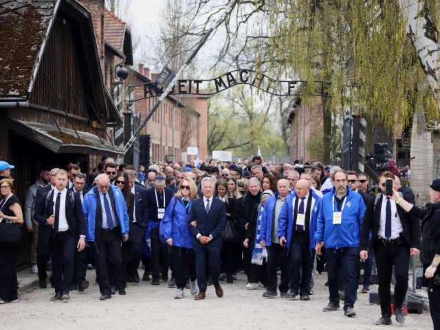 В Аушвиц-Биркенау в День Катастрофы прошел "Марш живых"