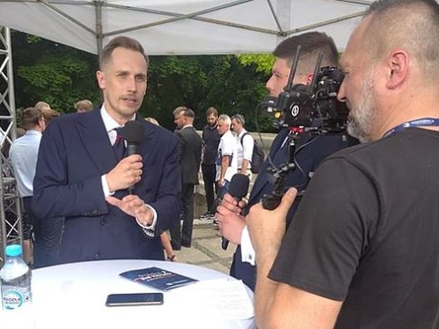 Антисемитский дебош в День Катастрофы: в парламенте Польши осквернен израильский флаг