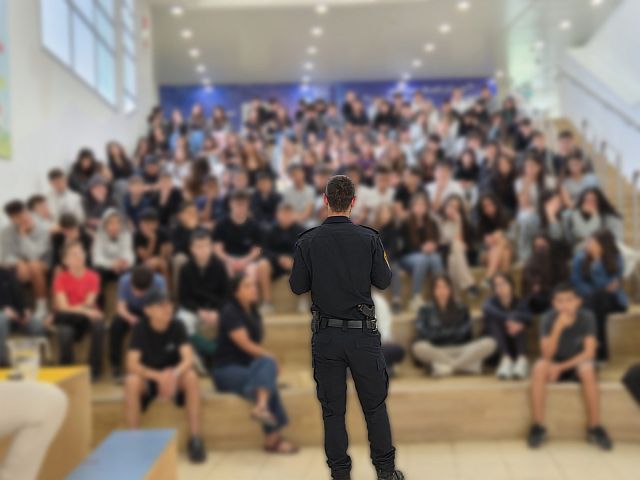 Школьный бойкот: учащиеся опубликовали "некролог" с именем 13-летнего мальчика