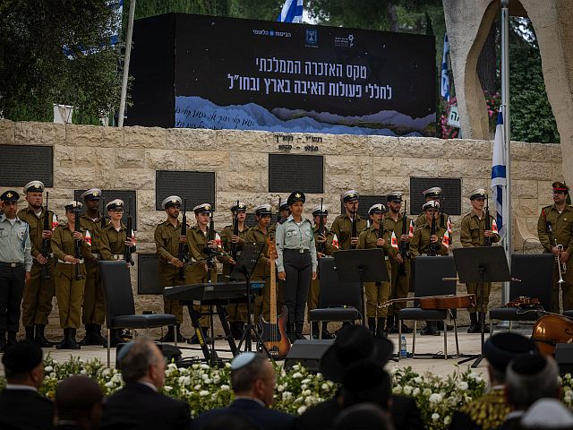 Мемориальные церемонии на кладбищах в День Памяти будут записаны заранее