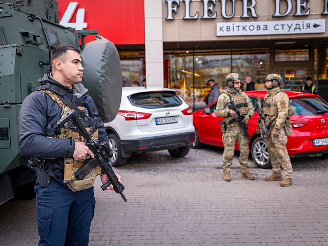 Вооруженное нападение и захват заложников в Киеве: шестеро погибших, преступник ликвидирован