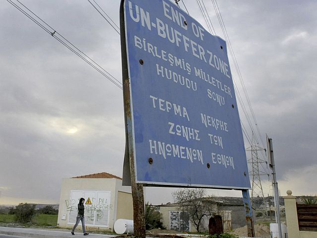 На Кипре сообщают о напряженности в буферной зоне: турецкие военные усилили присутствие