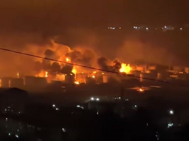 Новая атака на Туапсе: пожар в порту, сообщается о погибшем