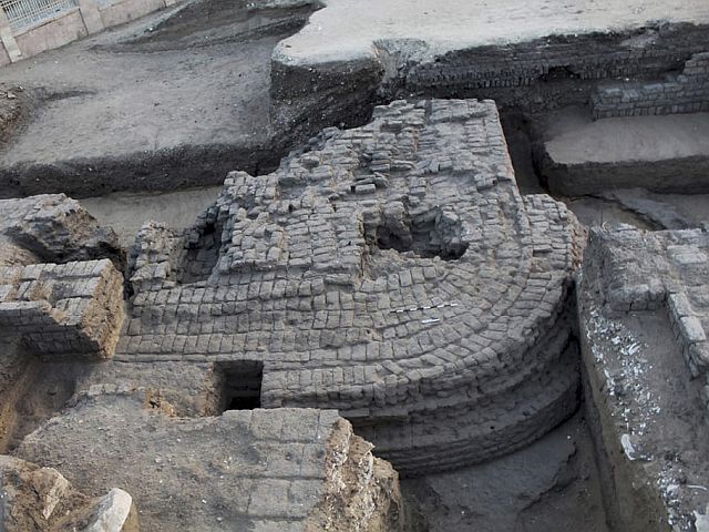 В Египте обнаружен древний храм с ритуальным бассейном