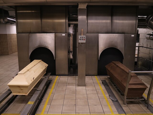 Суд отклонил иск вдовы погибшего 7/10 о возврате расходов за кремацию мужа