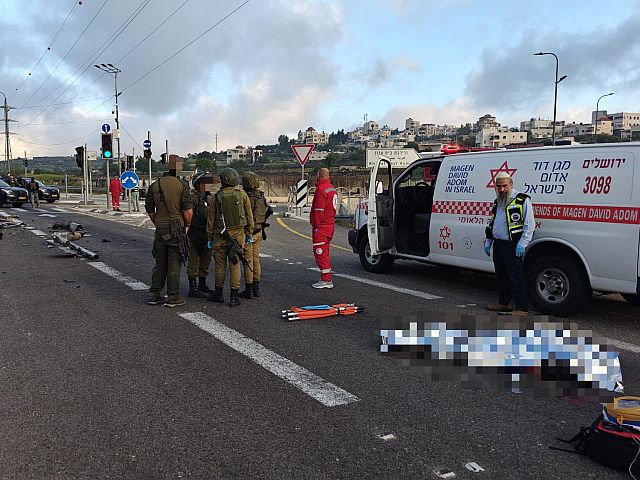 Около Хеврона автомобиль насмерть сбил юношу, ехавшего на электровелосипеде