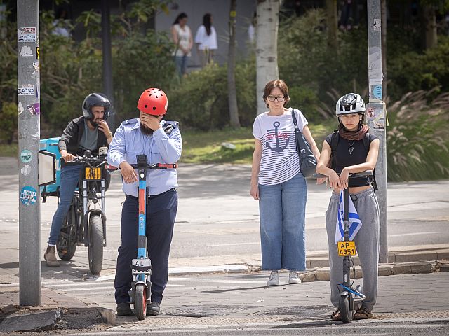 В Израиле звучит траурная сирена Дня памяти в войнах Израиля и жертв террора