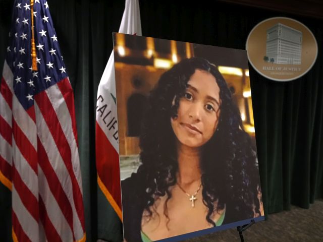 Дело о надругательстве и убийстве 14-летней девочки: музыкант D4vd отказался признавать вину