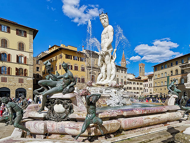 Статуя Нептуна во Флоренции