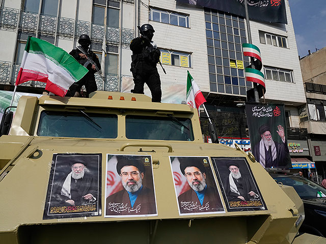 NYT: Моджтаба Хаменеи после ранения не может говорить, Ираном управляют генералы КСИР