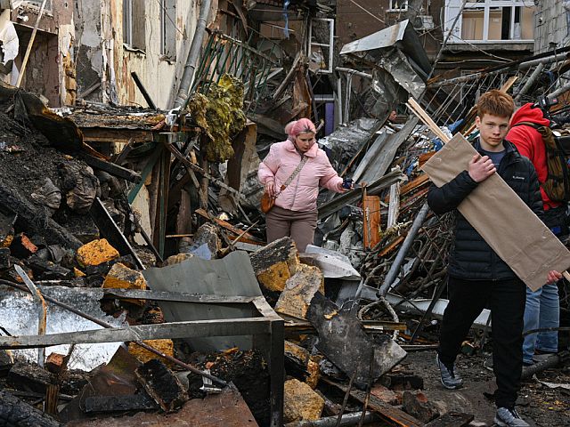 Последствия очередного удара армии РФ по жилому району Одессы. Фоторепортаж
