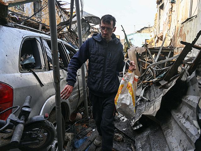 Последствия очередного удара армии РФ по жилому району Одессы. Фоторепортаж
