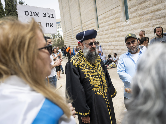 Эяль Ционов, "двойник" главного сефардского раввина, дал интервью СМИ