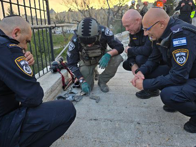 Полиция: осколок ракеты упал в Старом городе Иерусалима