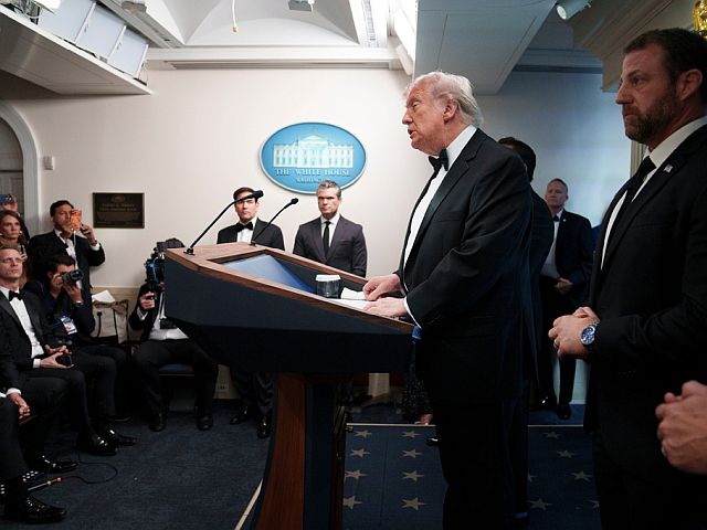 Трамп после стрельбы в Вашингтоне: "Не думаю, что связано с Ираном. Это меня не остановит"
