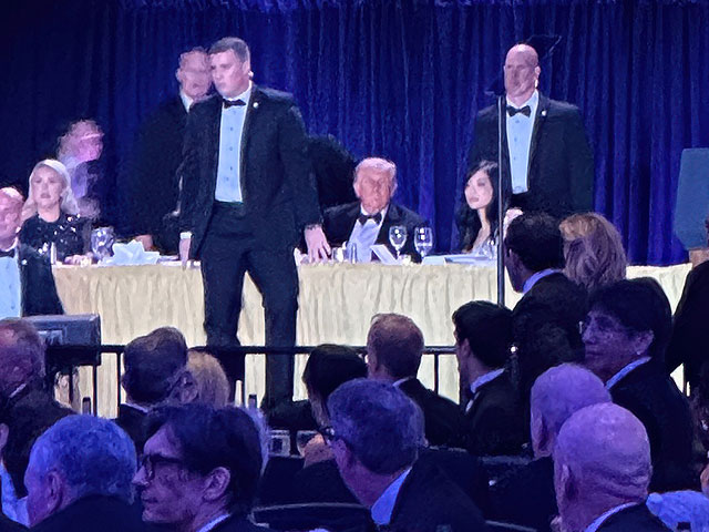 Покушение в Вашингтоне: эвакуация Трампа, арест стрелявшего. Фоторепортаж