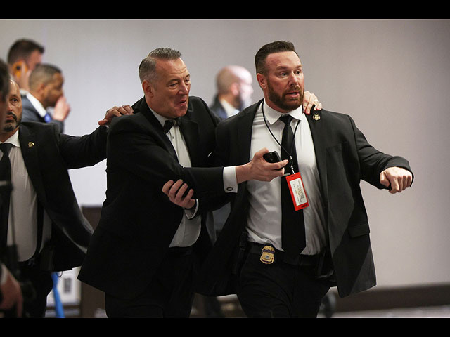 Покушение в Вашингтоне: эвакуация Трампа, арест стрелявшего. Фоторепортаж