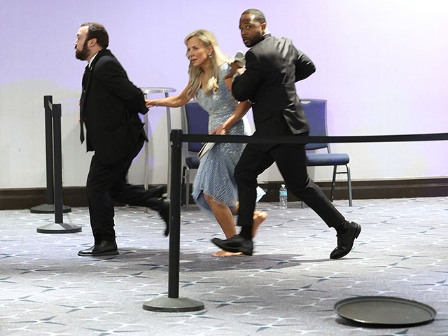 Покушение в Вашингтоне: эвакуация Трампа, арест стрелявшего. Фоторепортаж