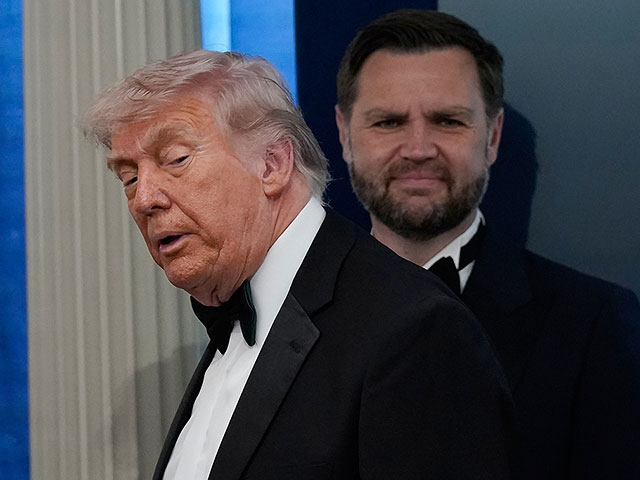 Покушение в Вашингтоне: эвакуация Трампа, арест стрелявшего. Фоторепортаж