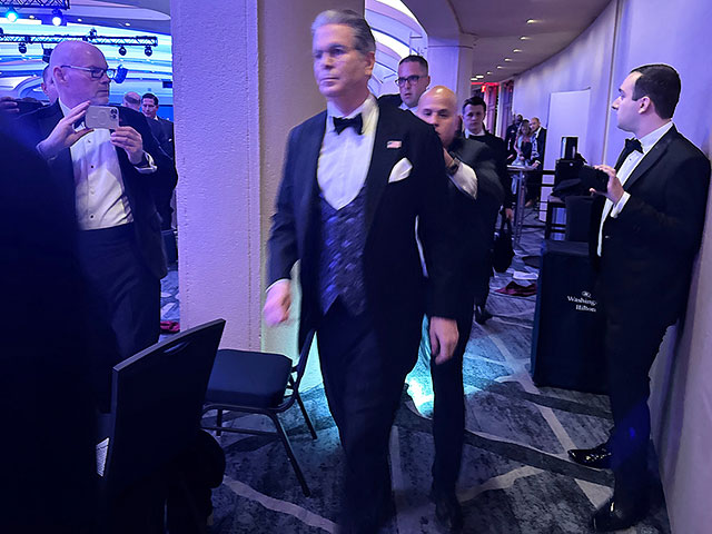 Покушение в Вашингтоне: эвакуация Трампа, арест стрелявшего. Фоторепортаж