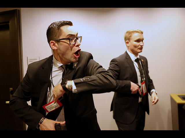 Покушение в Вашингтоне: эвакуация Трампа, арест стрелявшего. Фоторепортаж