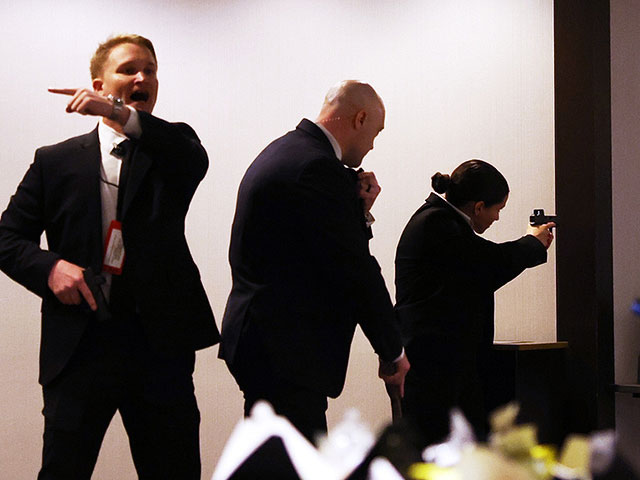 Покушение в Вашингтоне: эвакуация Трампа, арест стрелявшего. Фоторепортаж