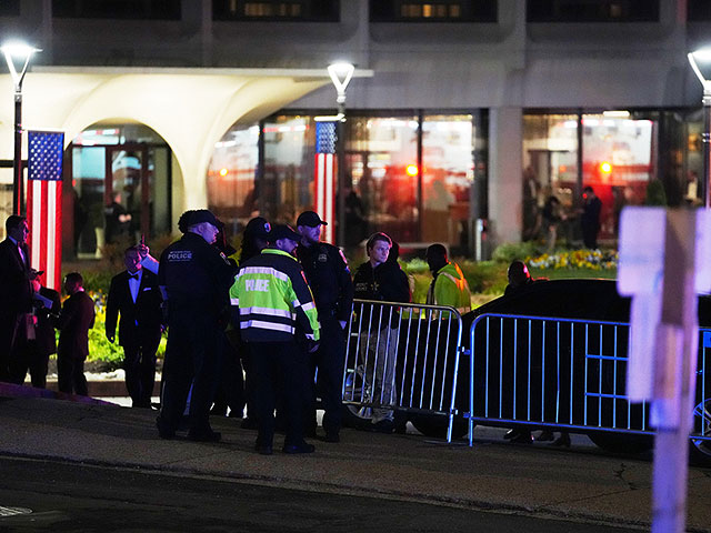 Покушение в Вашингтоне: эвакуация Трампа, арест стрелявшего. Фоторепортаж