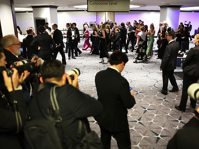 Покушение в Вашингтоне: эвакуация Трампа, арест стрелявшего. Фоторепортаж