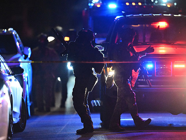 Покушение в Вашингтоне: эвакуация Трампа, арест стрелявшего. Фоторепортаж