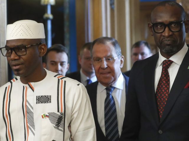 В Мали убит министр обороны, русские уступили туарегам город Кидаль