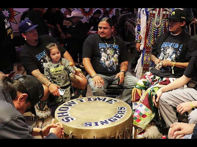 "Последний танец": Америка попрощалась с традиционным индейским фестивалем. Фоторепортаж