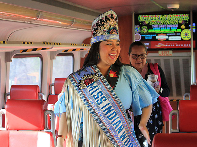 "Последний танец": Америка попрощалась с традиционным индейским фестивалем. Фоторепортаж