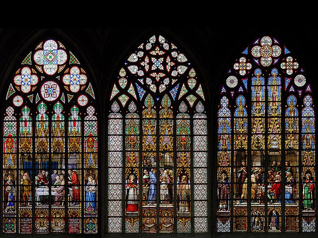 Брюссельский собор демонтировал витраж с кровавым наветом, архиепископ принес извинения евреям