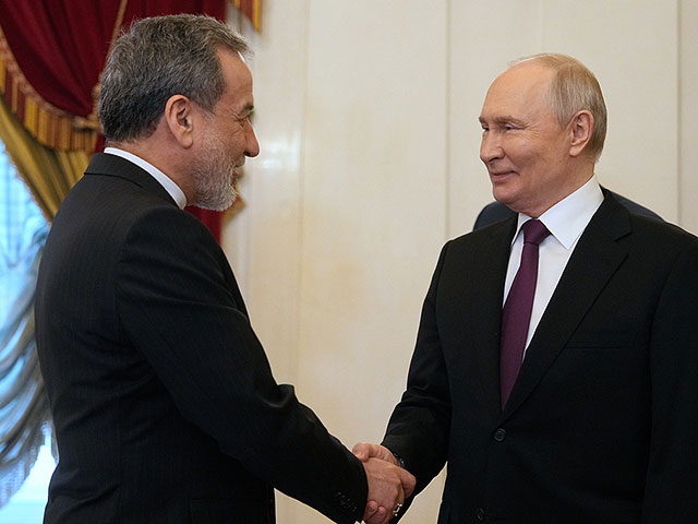 Путин встретился с главой МИД Ирана и пообещал "содействовать миру на Ближнем Востоке"