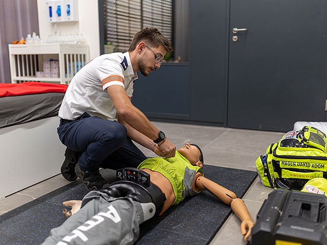 Центральный комплекс МАДА в Рамле: всегда готов к работе в условиях войны. Фоторепортаж