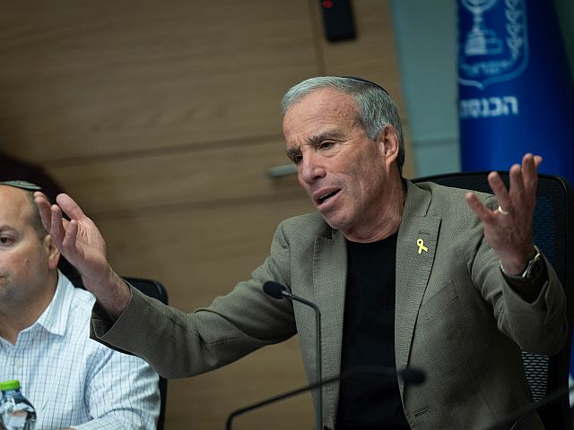 Элазар Штерн объявил о намерении покинуть "Еш Атид"