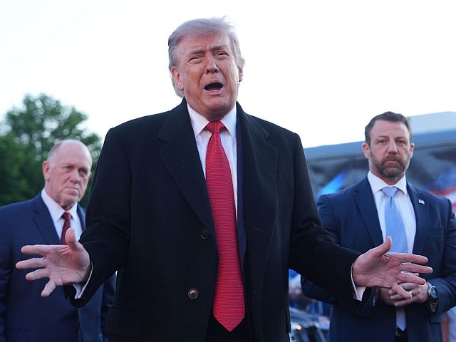 Трамп о ситуации в Иране: "Перемирие по-прежнему действует"