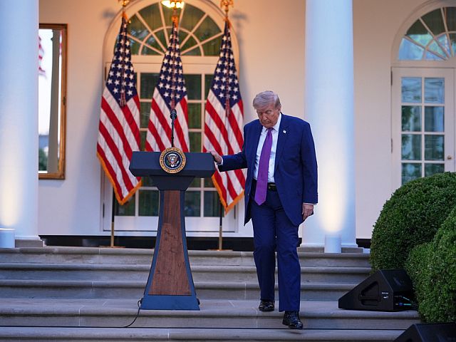 CNN: Трамп всерьез обдумывает новые удары по Ирану, но сейчас важна поездка в Китай