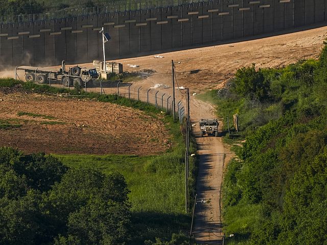 Двое военнослужащих ранены при взрыве ударного беспилотника на юге Ливана