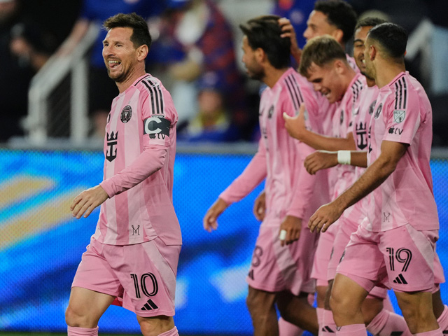 MLS. Дубль Месси. 910-й гол у него отобрали и отдали Челентано